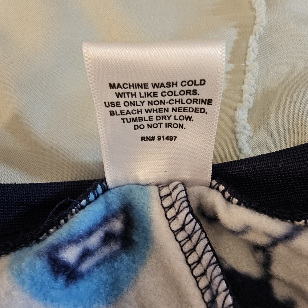 Men's Dec 25 1 piece abonamial snowman pajamas size Medium - Picture 6 of 6